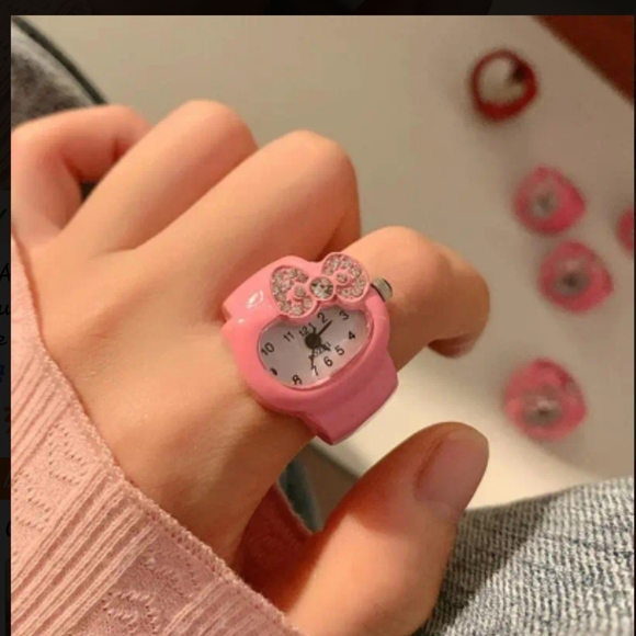 Hello Kitty Ring Watch - Picture 6 of 6